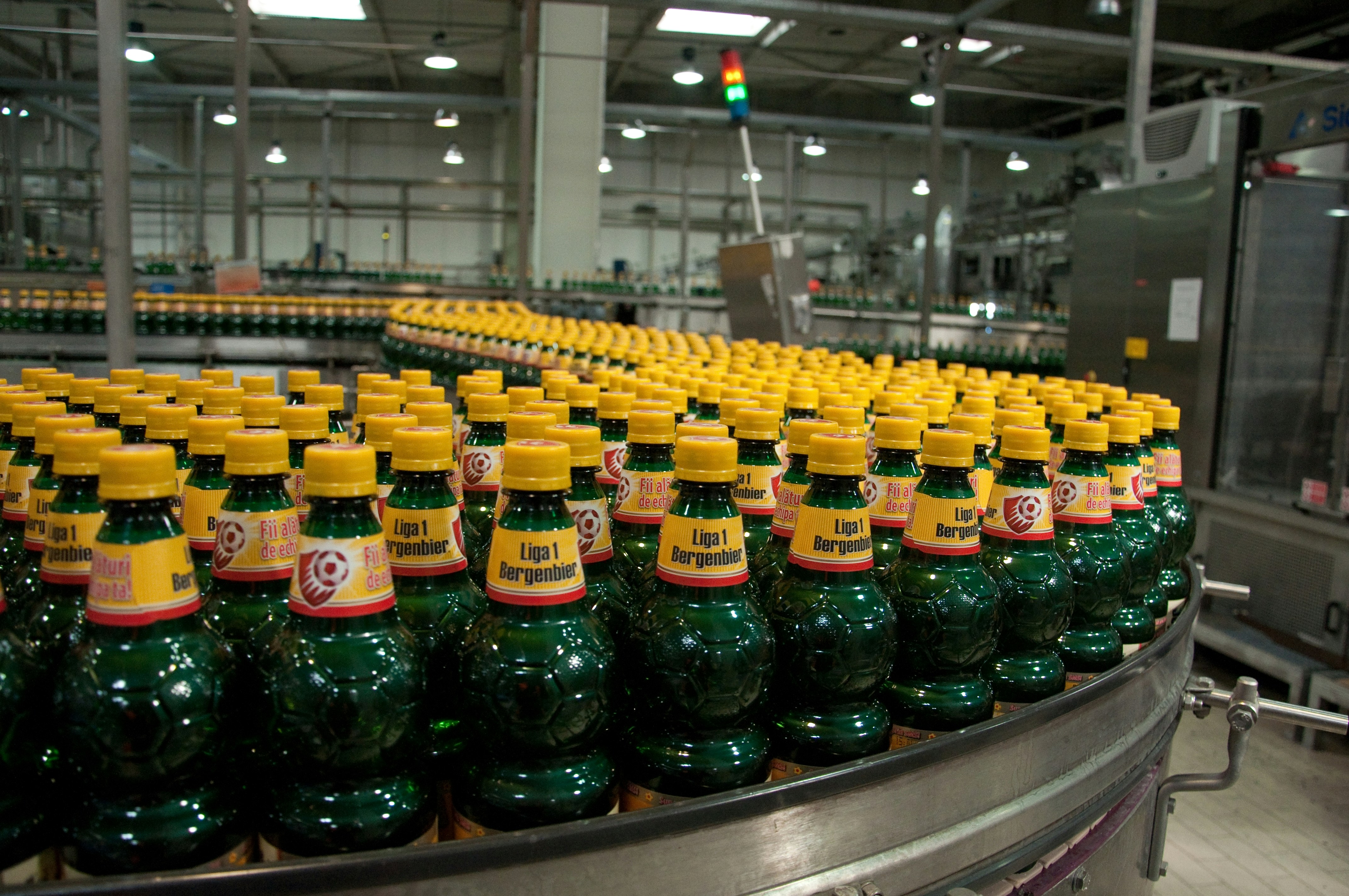 Beverage bottling line
